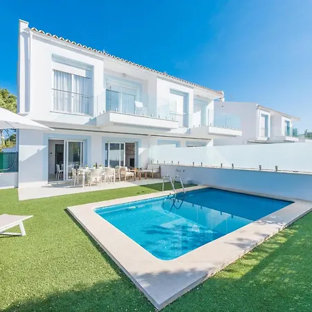 Del Atzavara Villa *