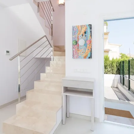 Del Atzavara Villa